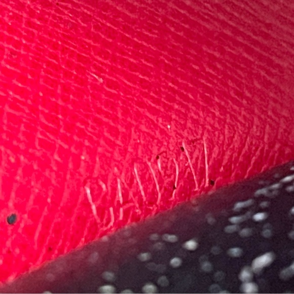 Louis Vuitton red epi leather 6 key ring case - Picture 12 of 12